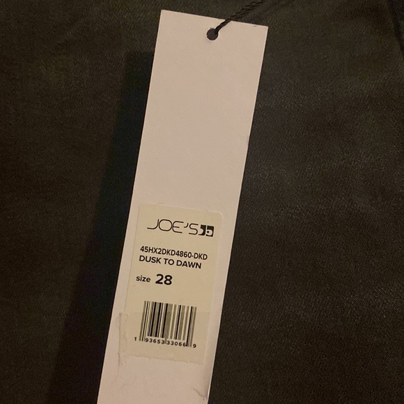 Joe’s Jeans “The Ozzie Short” - Picture 6 of 7